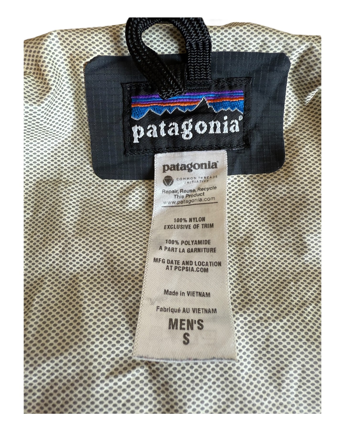 Patagonia Windbreaker Regenjacke schwarz Größe S